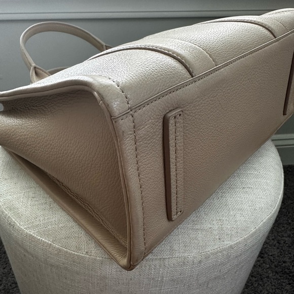 Marc Jacobs The Leather Medium Tote Bag in Twine - Picture 7 of 12